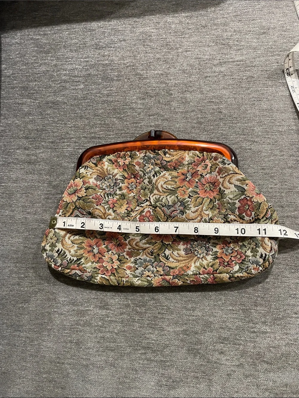 Tibor Handbags California Vintage Floral Tapestry Clutch Purse Kiss Lock